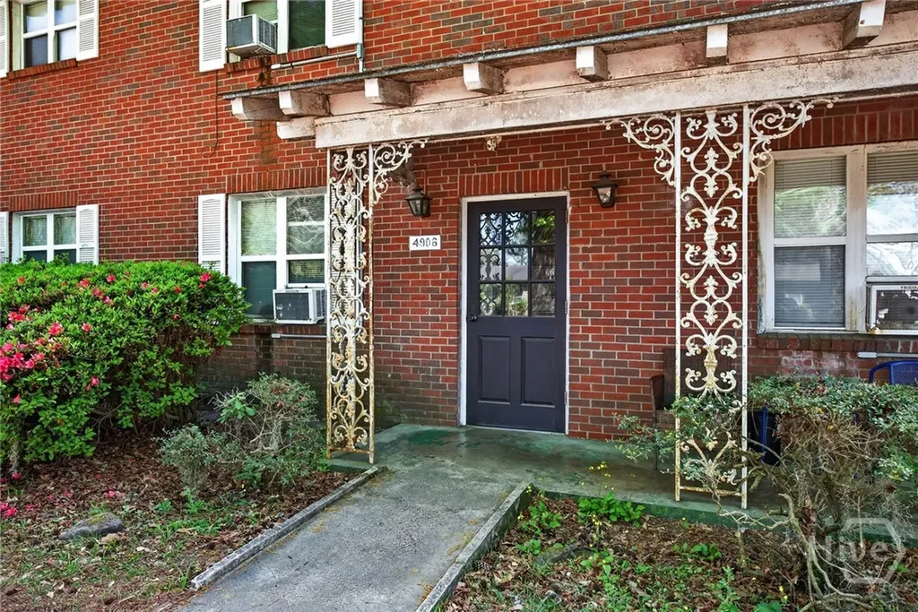 4906 Bull Street Savannah GA 31405