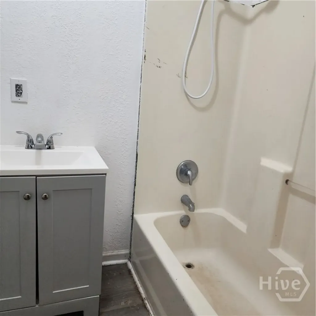 1707 Le Grand Street Savannah GA 31401