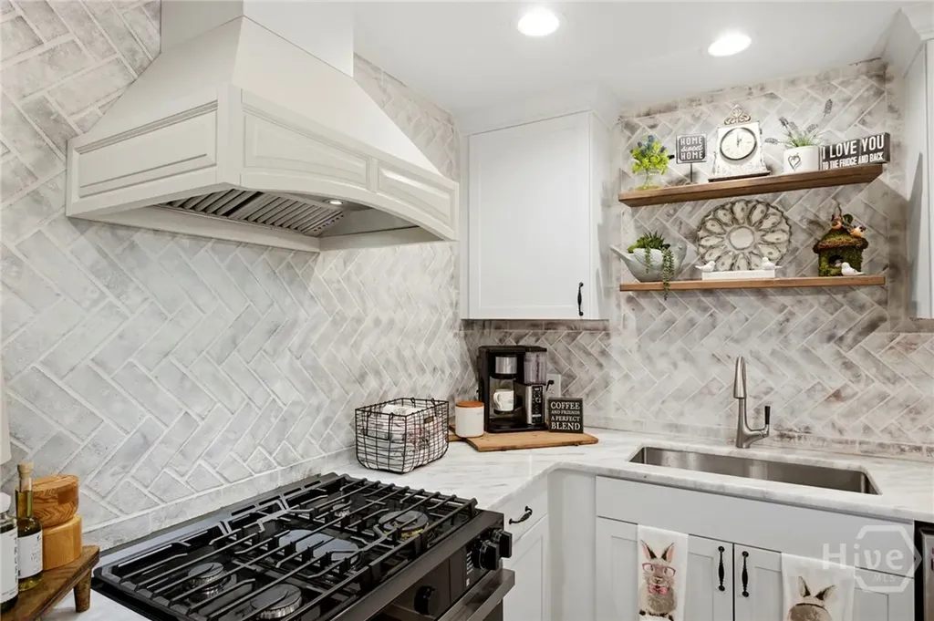 521 Atkinson Avenue Savannah GA 31404