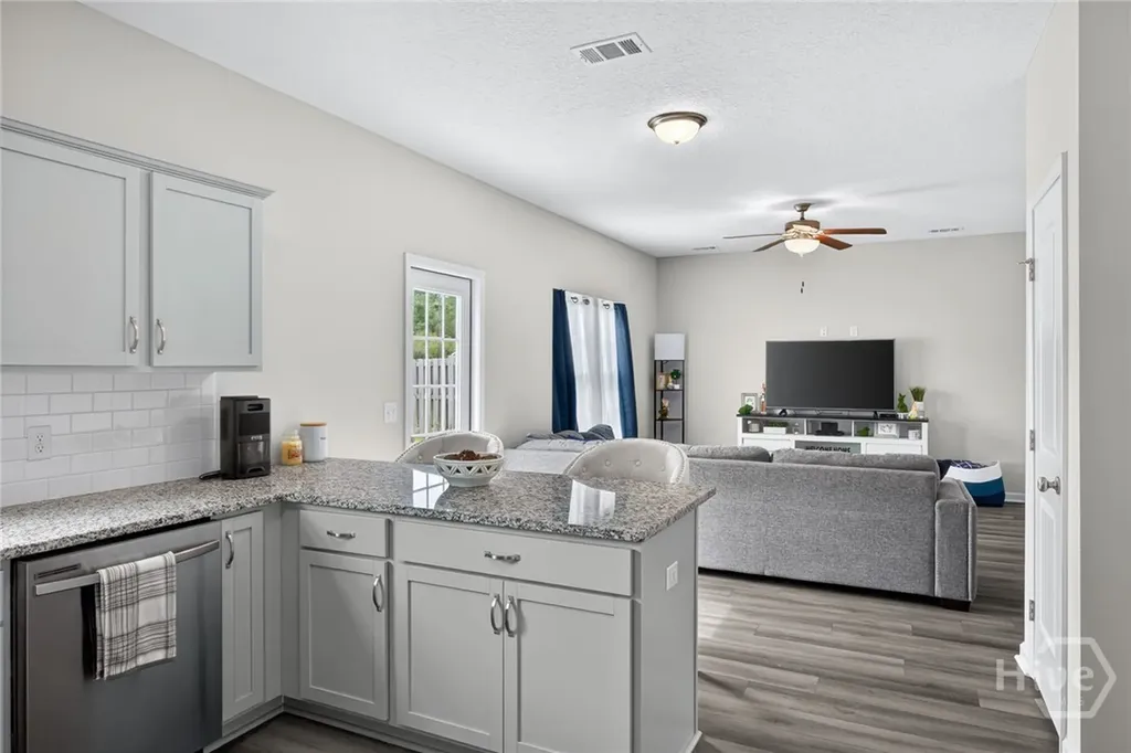 425 Brightleaf Circle Hinesville GA 31313