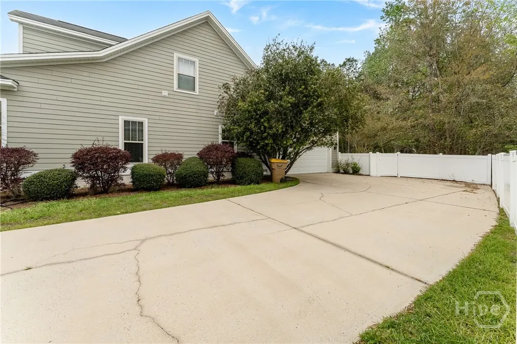 75 Jacobs Circle Richmond Hill GA 31324