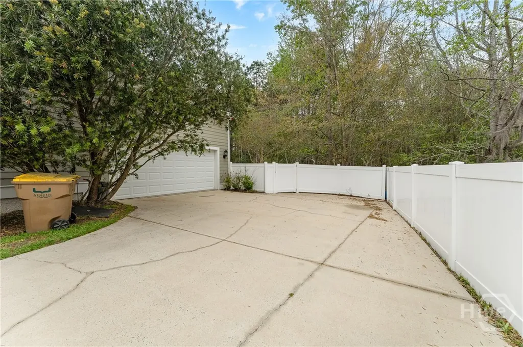 75 Jacobs Circle Richmond Hill GA 31324