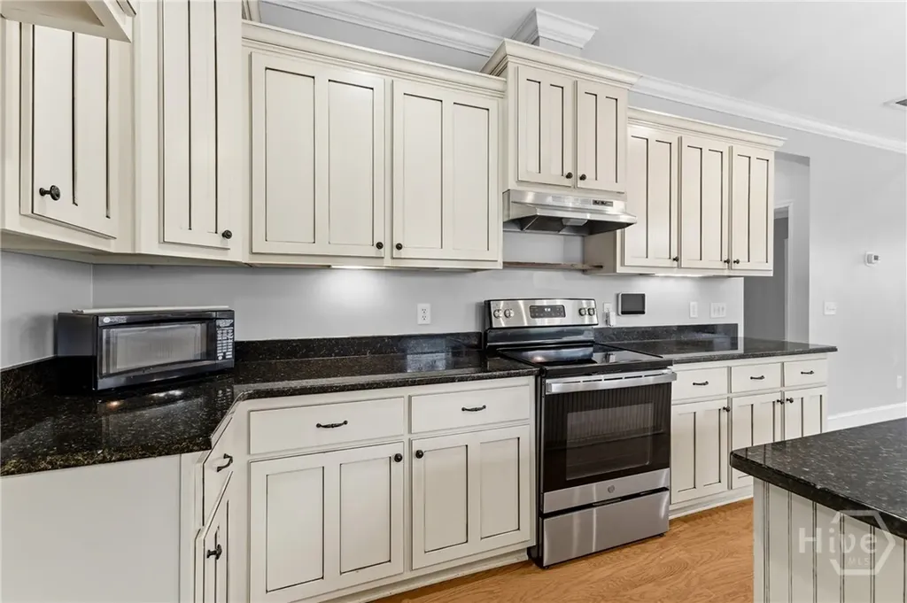 75 Jacobs Circle Richmond Hill GA 31324