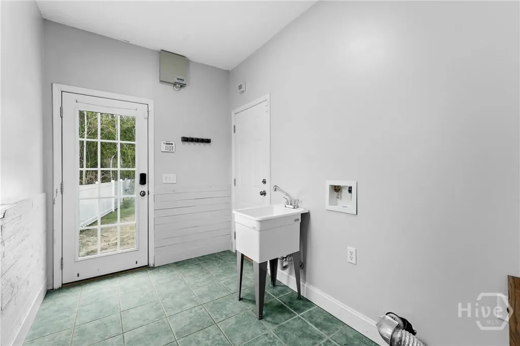 75 Jacobs Circle Richmond Hill GA 31324