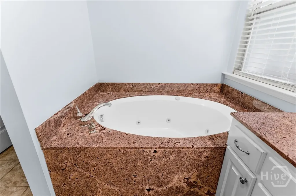 75 Jacobs Circle Richmond Hill GA 31324
