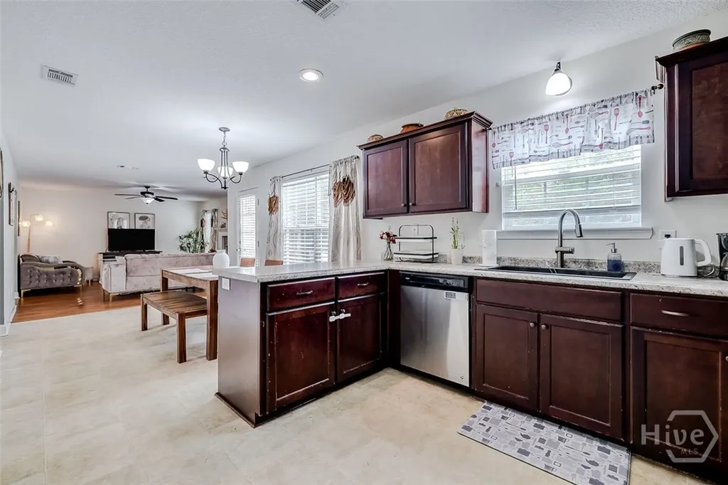 677 Piedmont Avenue Hinesville GA 31313