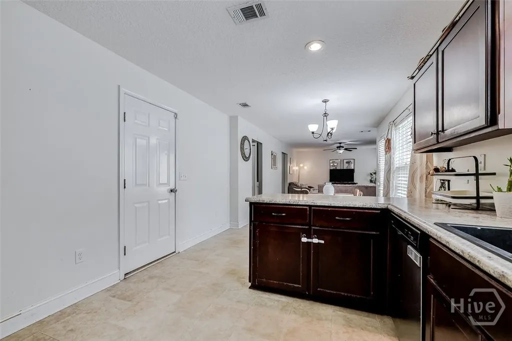 677 Piedmont Avenue Hinesville GA 31313