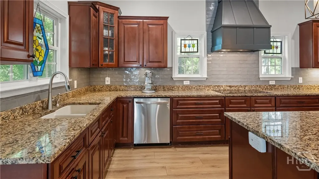 220 Saint Catherine Circle Richmond Hill GA 31324