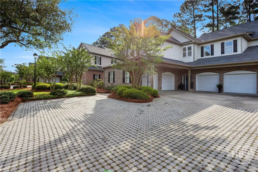 2203 River Oaks Drive Richmond Hill GA 31324