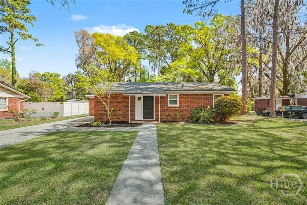 8434 Cresthill Savannah GA 31406