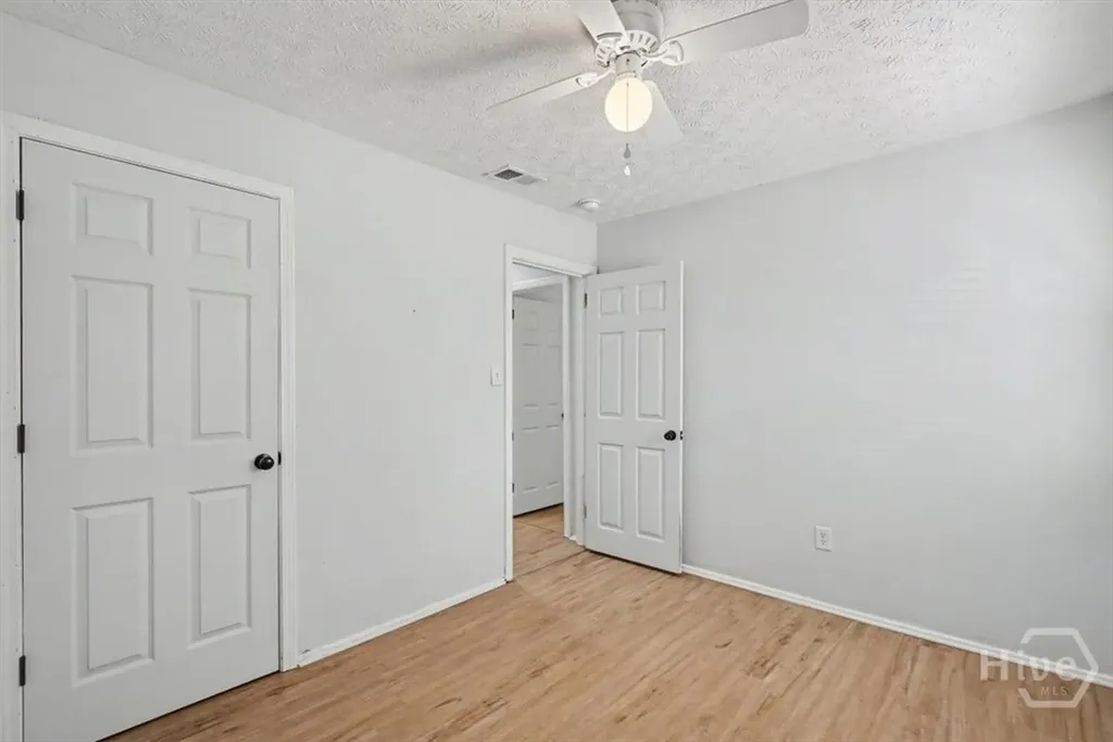 8434 Cresthill Savannah GA 31406
