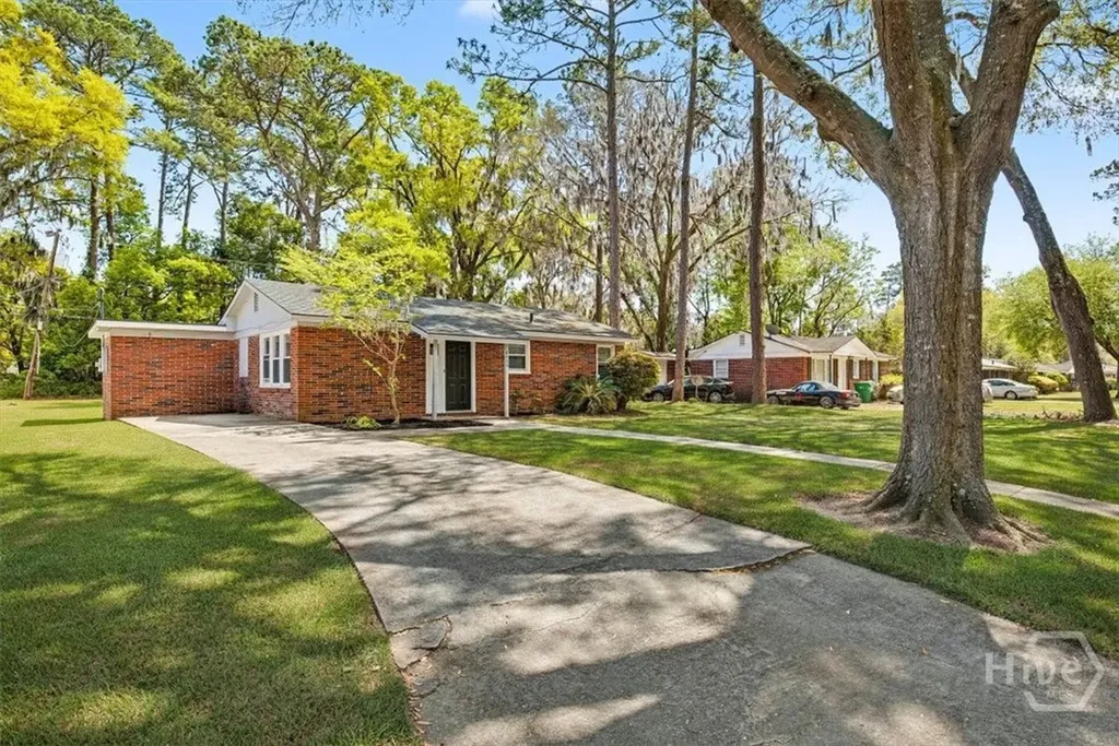 8434 Cresthill Savannah GA 31406