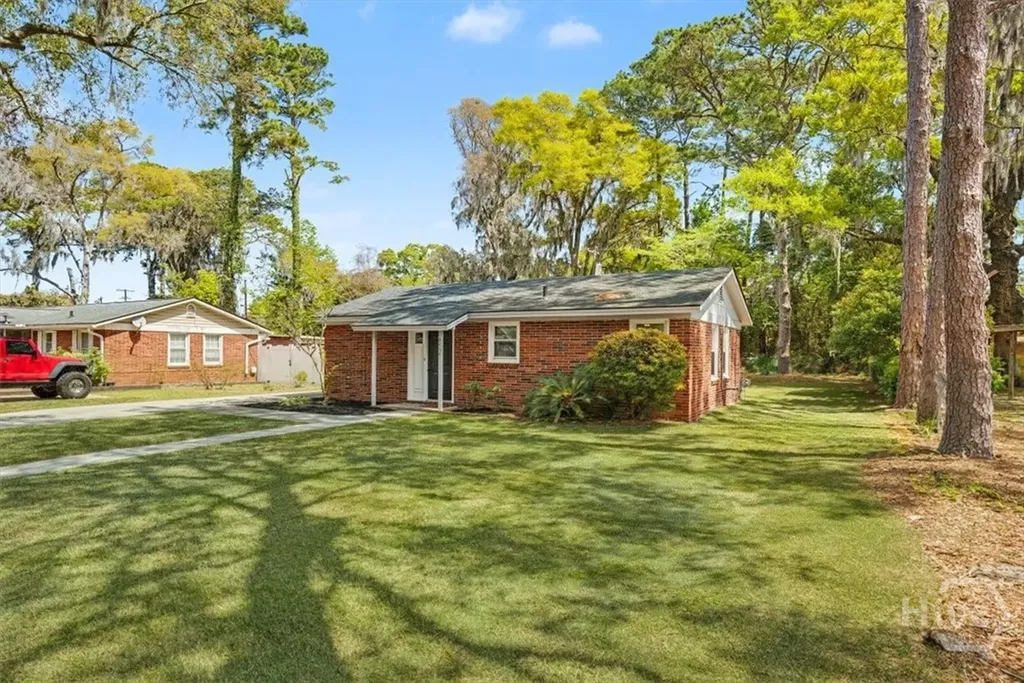 8434 Cresthill Savannah GA 31406