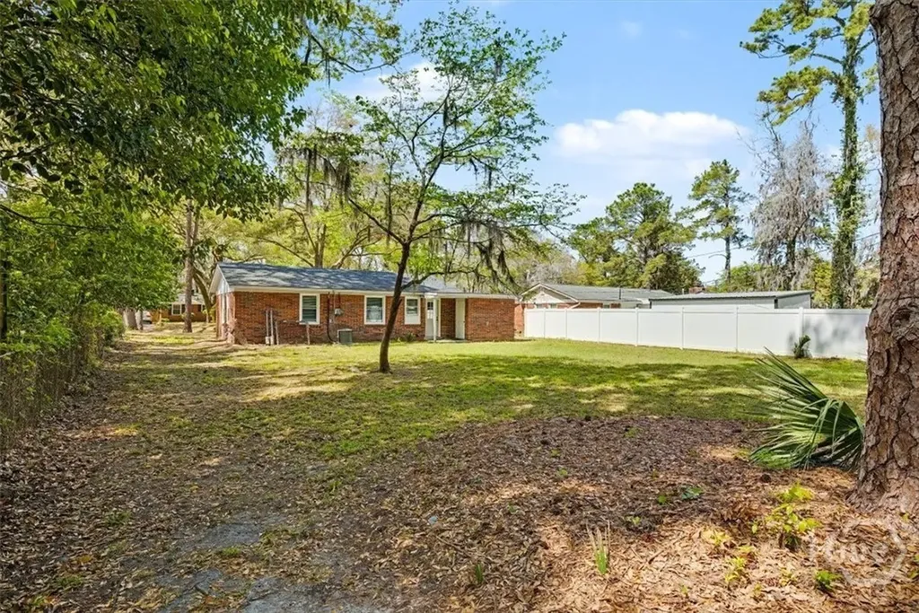 8434 Cresthill Savannah GA 31406