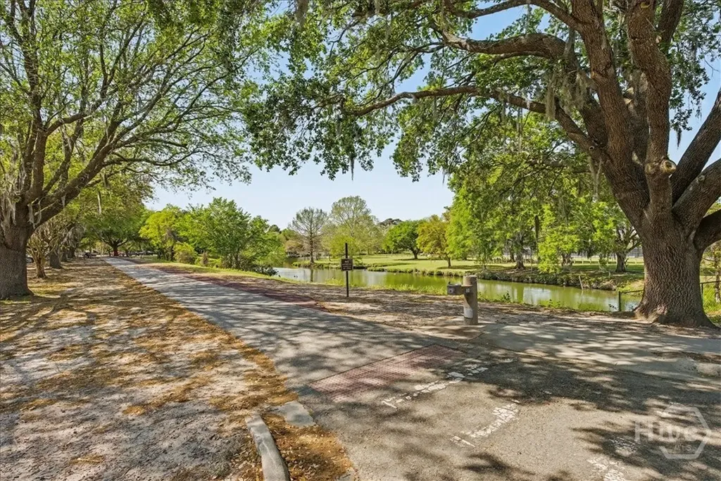 8434 Cresthill Savannah GA 31406