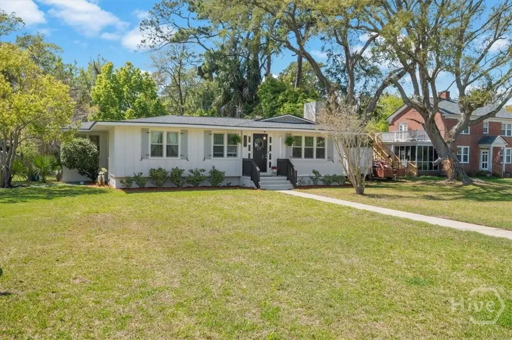 1021 Lanier Boulevard Brunswick GA 31520