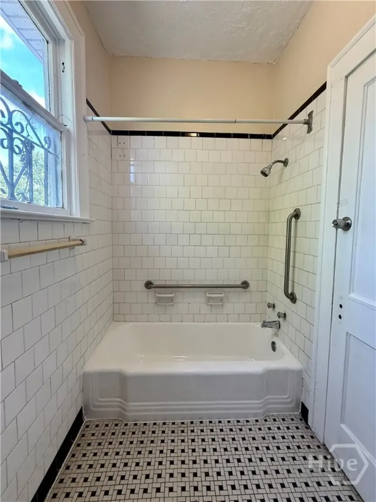 627 W 39th Street Savannah GA 31415