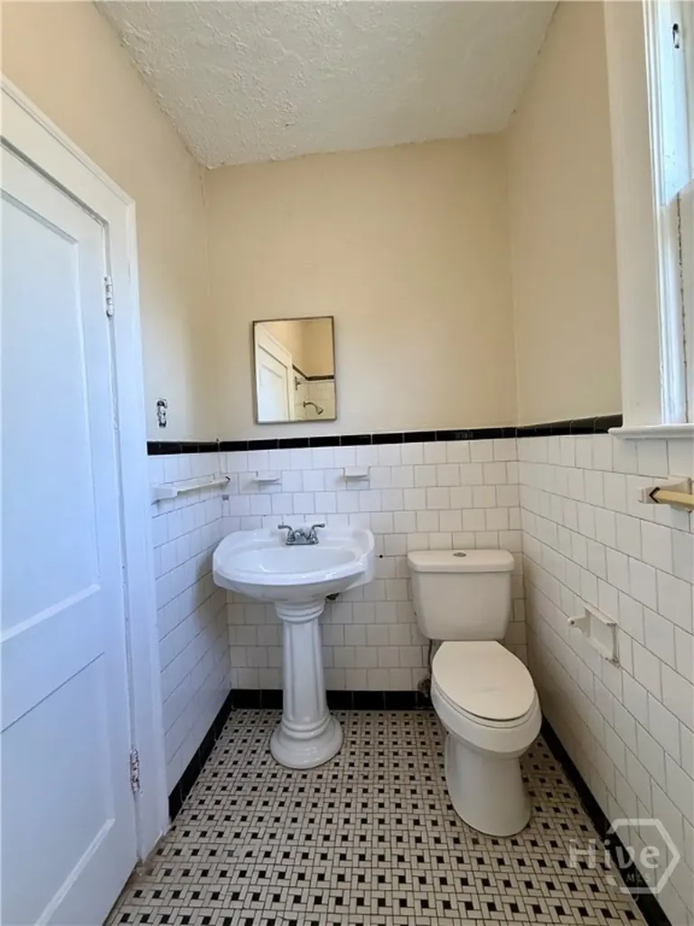 627 W 39th Street Savannah GA 31415