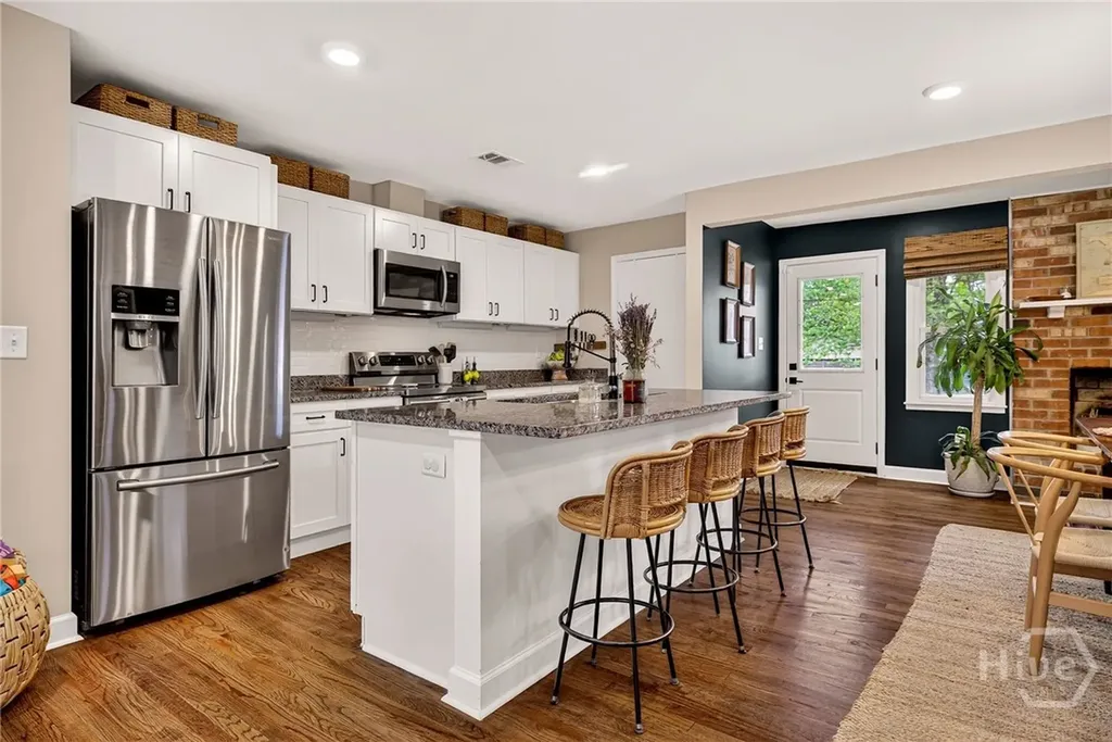 206 E 65th Street Savannah GA 31405