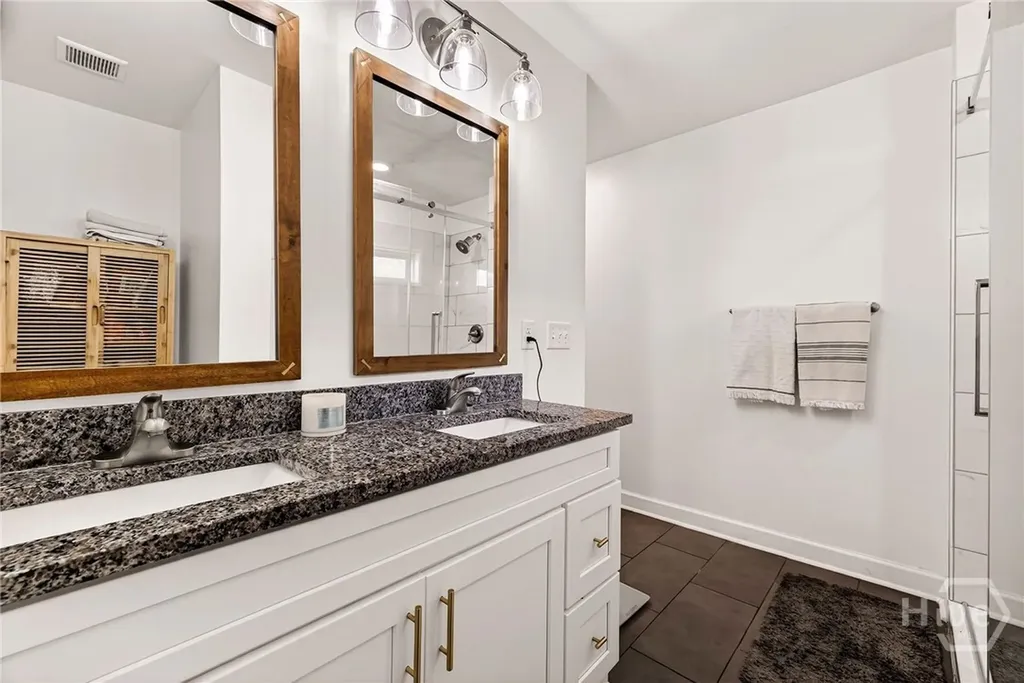 206 E 65th Street Savannah GA 31405