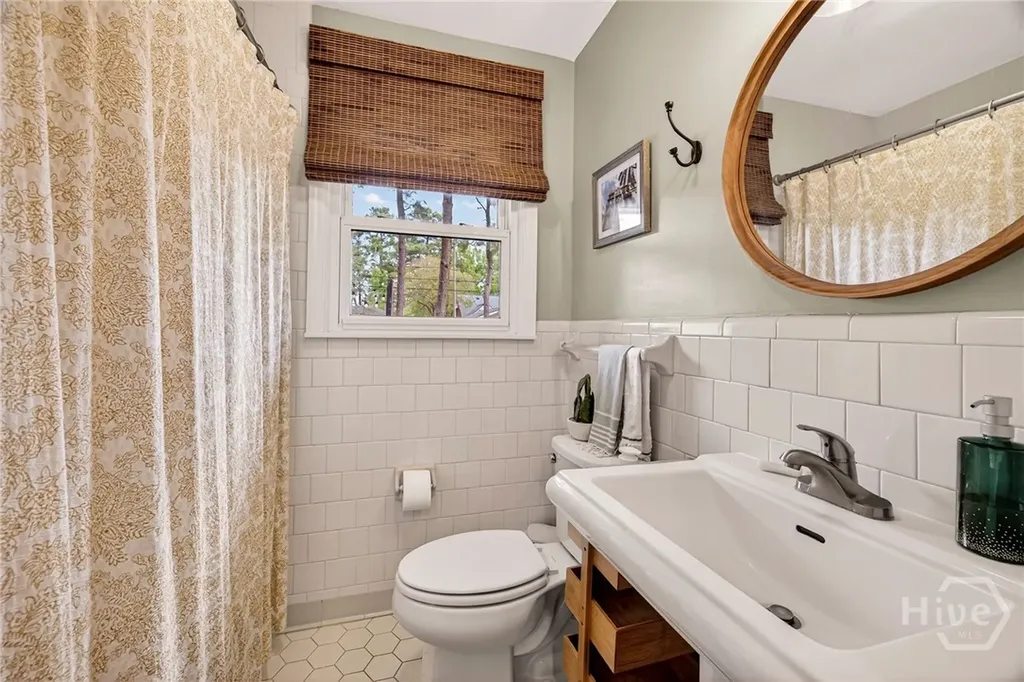 206 E 65th Street Savannah GA 31405