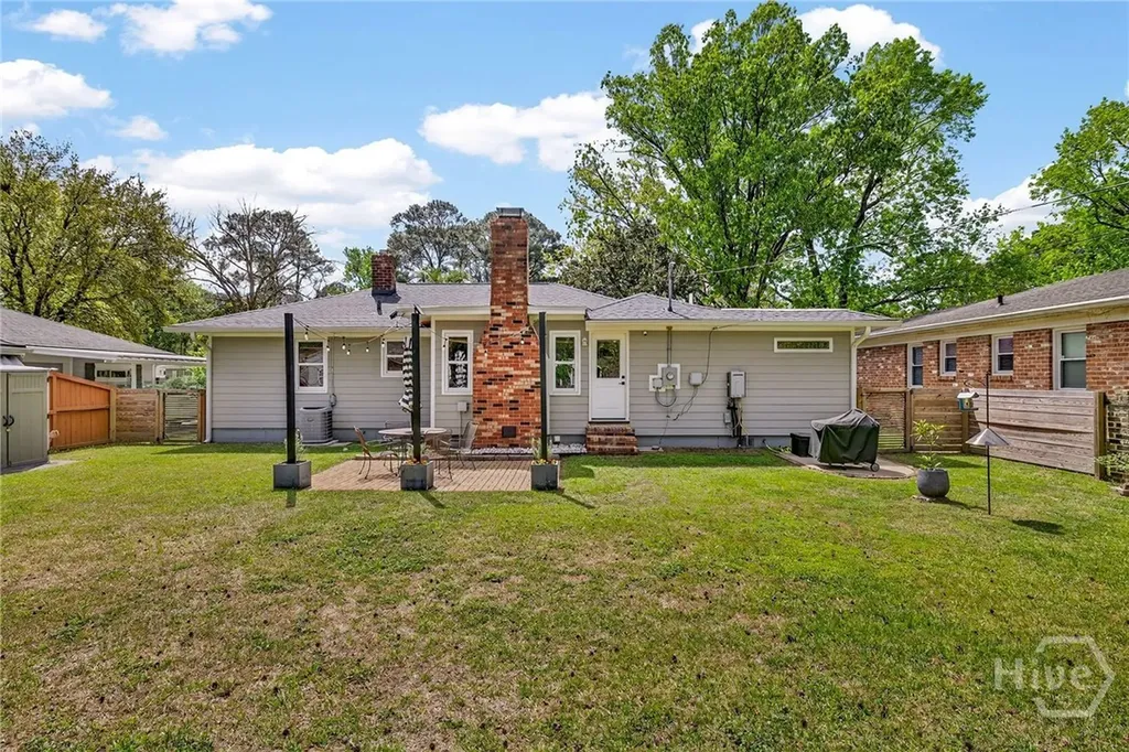 206 E 65th Street Savannah GA 31405
