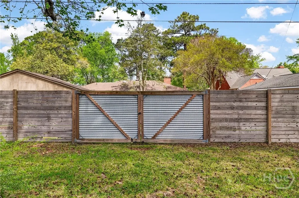 206 E 65th Street Savannah GA 31405