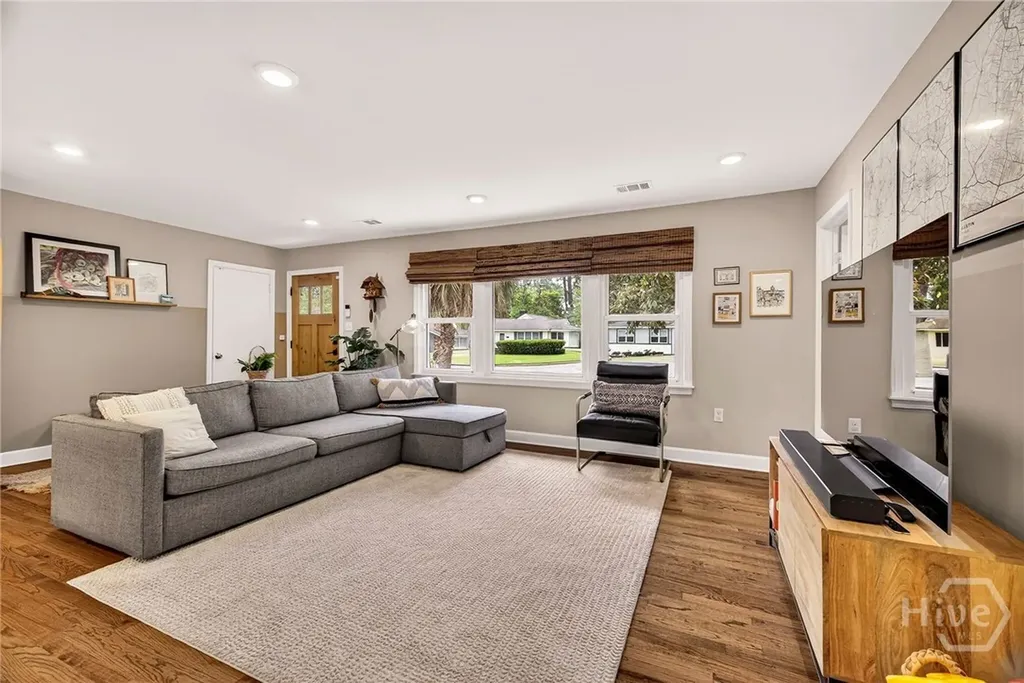 206 E 65th Street Savannah GA 31405
