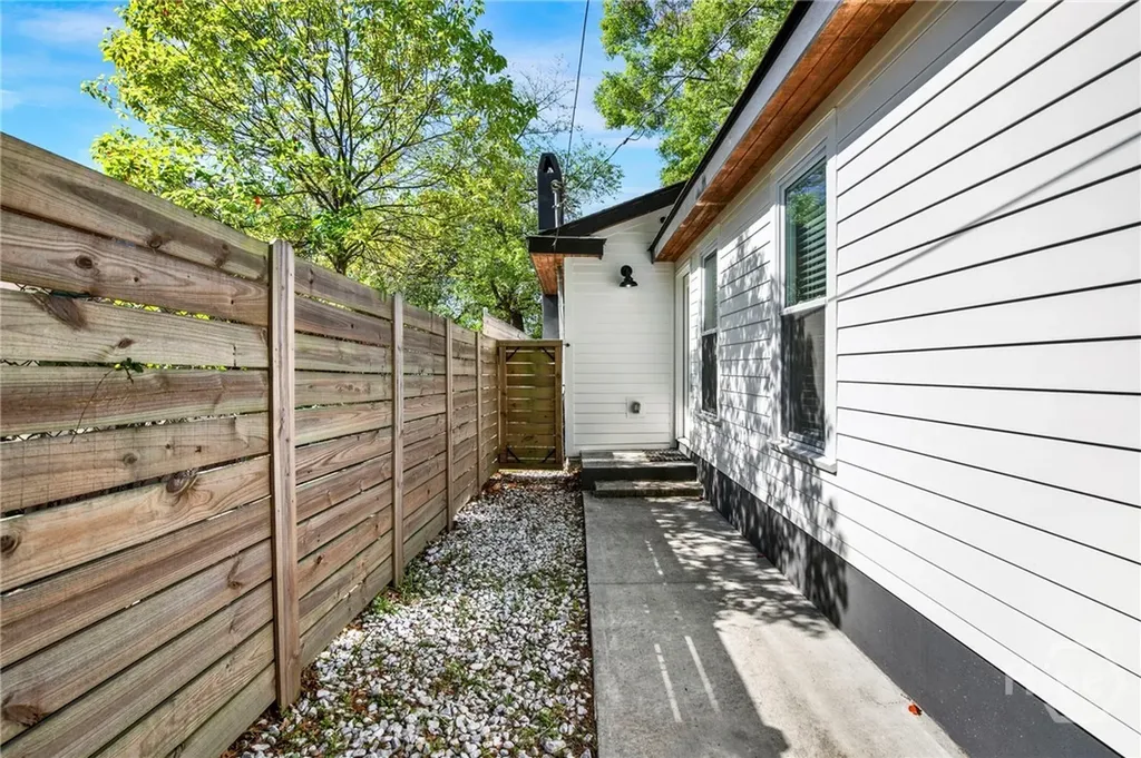 920 W 51st Street Savannah GA 31405