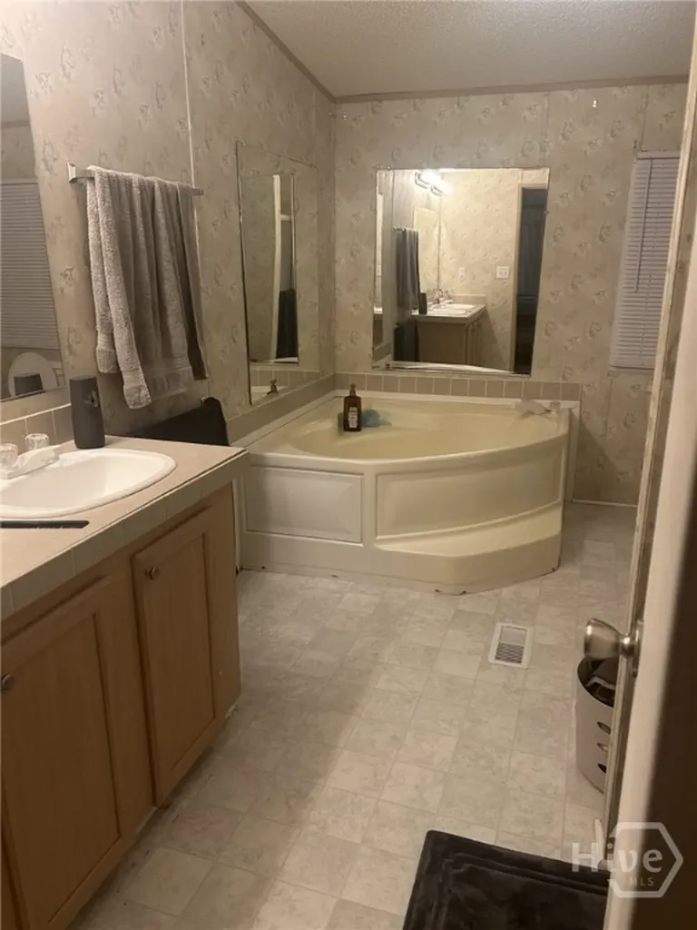437 Burkhalter Circle Claxton GA 30417