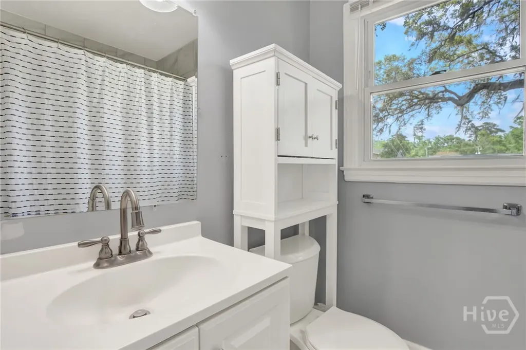 2356 E 42nd Street Savannah GA 31404