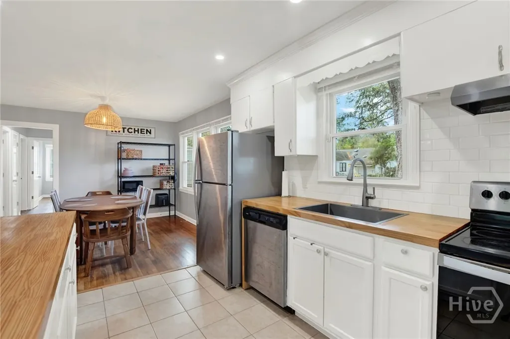 2356 E 42nd Street Savannah GA 31404