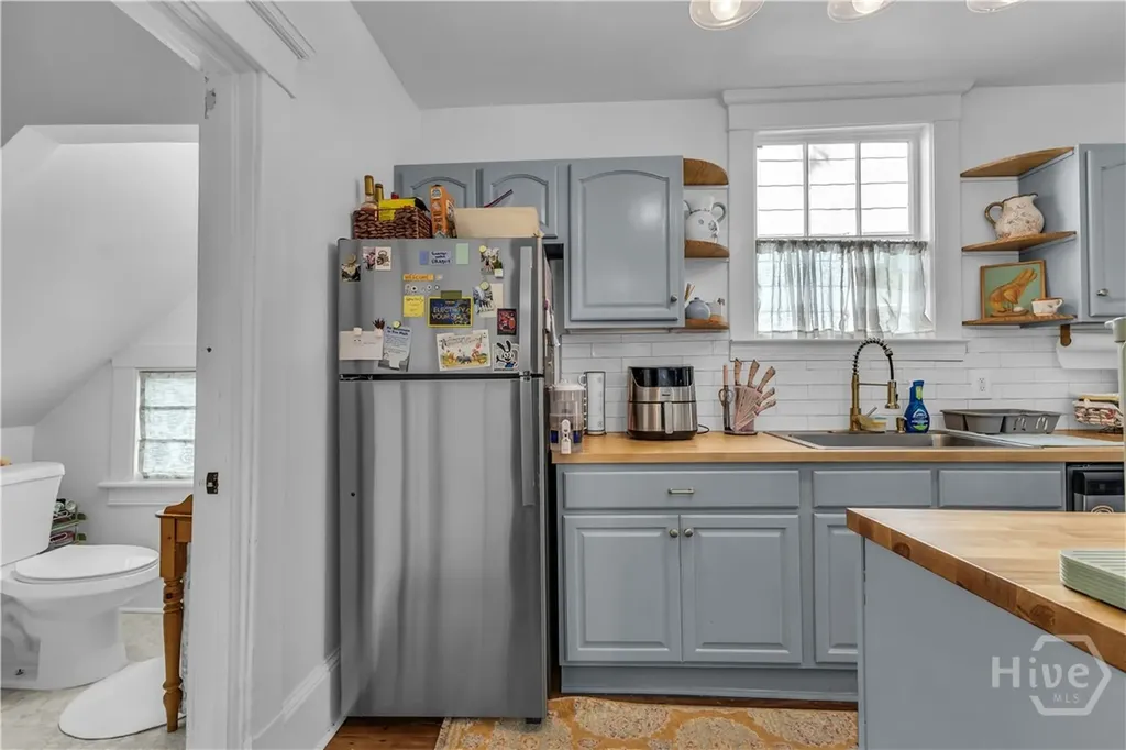 712 E 37th Street Savannah GA 31401