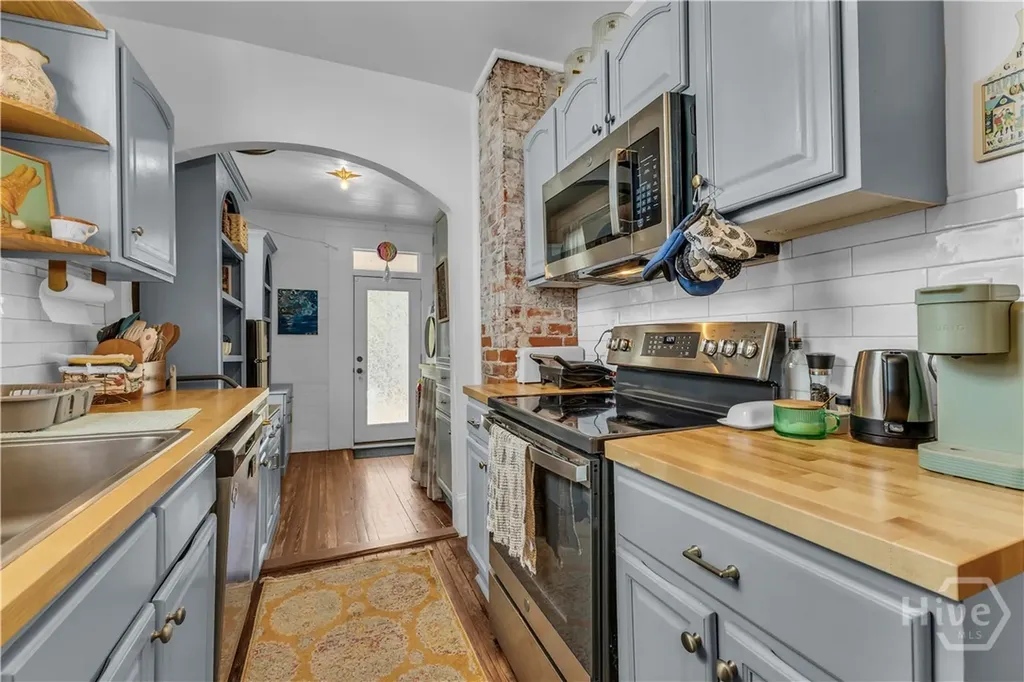 712 E 37th Street Savannah GA 31401