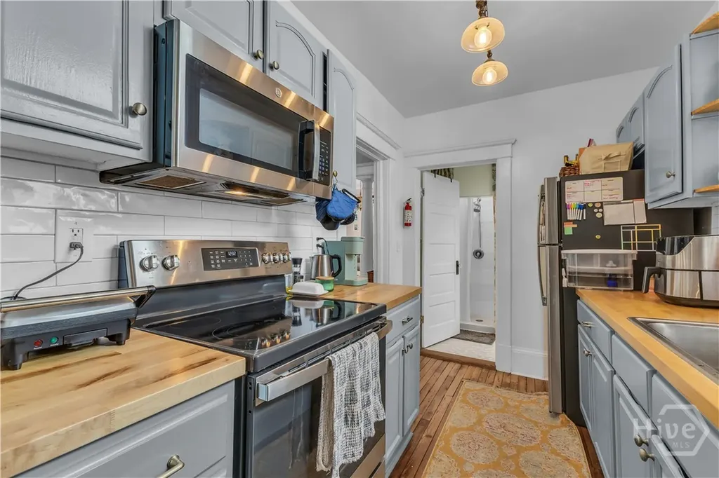 712 E 37th Street Savannah GA 31401