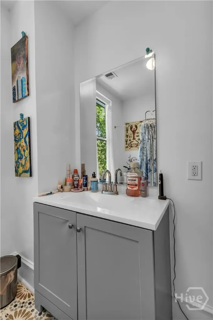 712 E 37th Street Savannah GA 31401