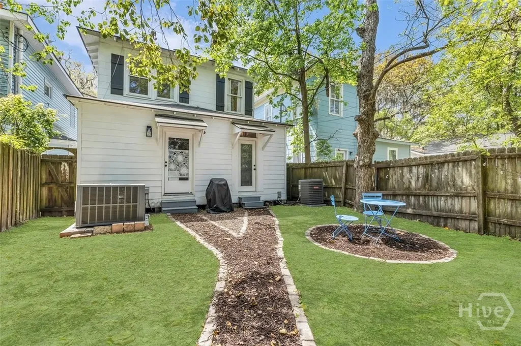 712 E 37th Street Savannah GA 31401