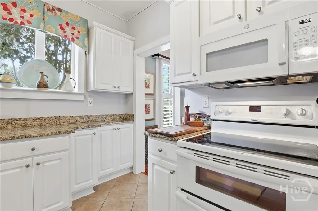 57 Henderson Avenue Savannah GA 31406