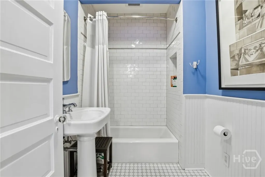 57 Henderson Avenue Savannah GA 31406