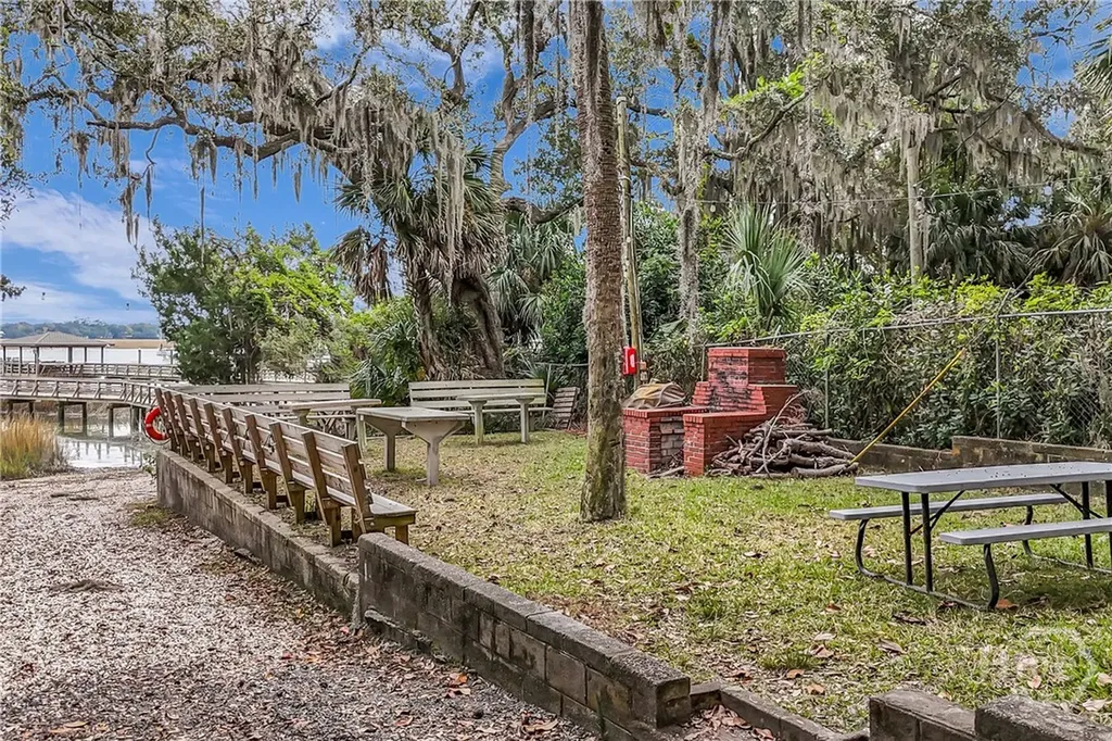 57 Henderson Avenue Savannah GA 31406