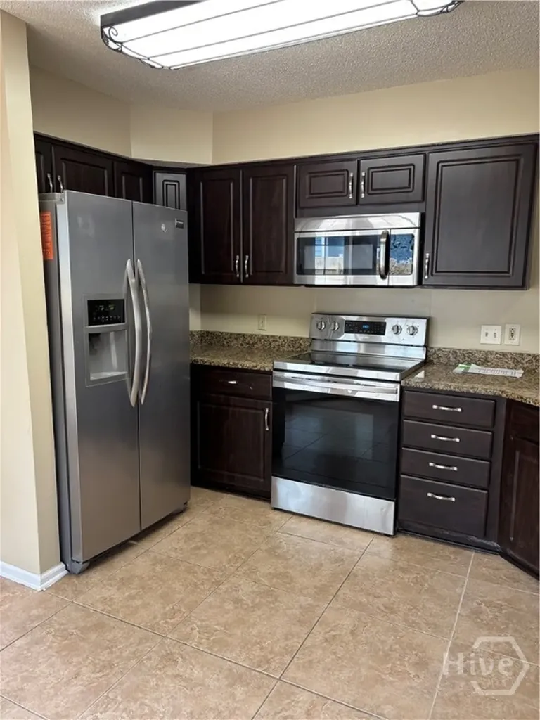 2 Oemler Court E Savannah GA 31410