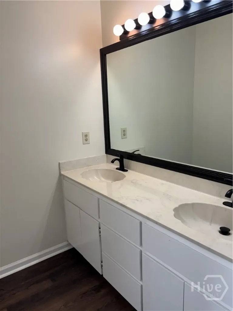 2 Oemler Court E Savannah GA 31410