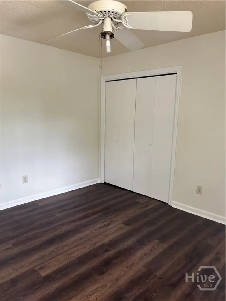 2 Oemler Court E Savannah GA 31410