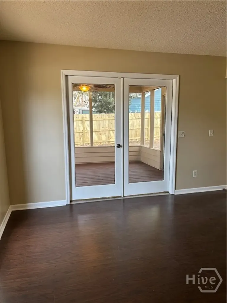 2 Oemler Court E Savannah GA 31410
