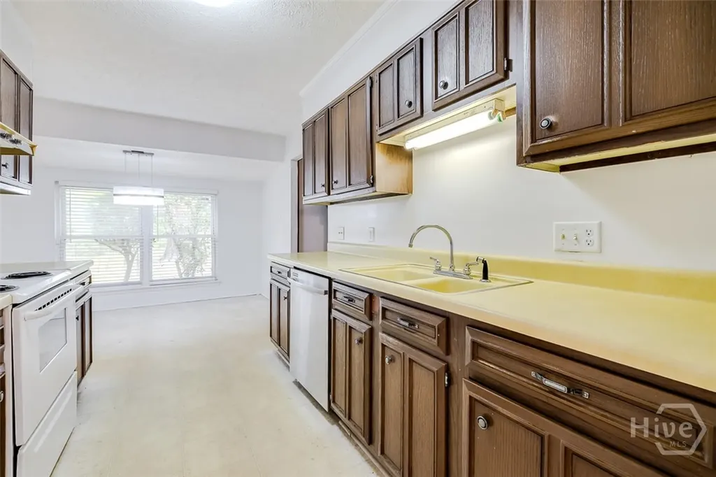 817 Jamestowne Road Savannah GA 31419