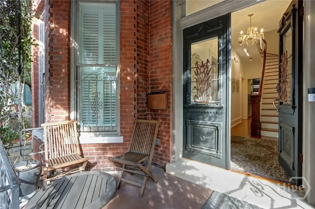 220 E State Street Savannah GA 31401