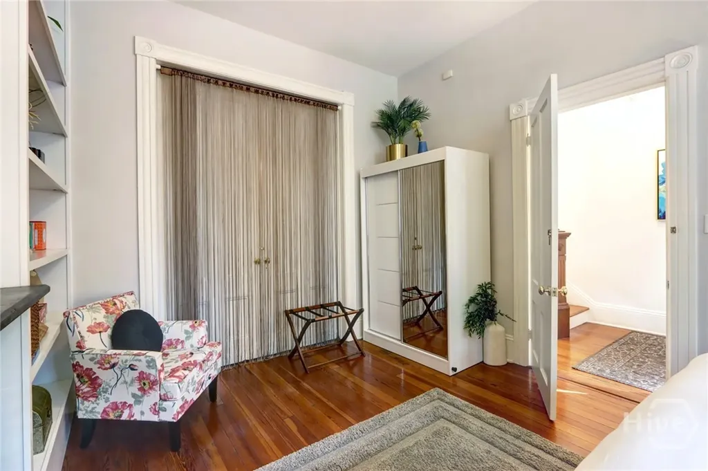 220 E State Street Savannah GA 31401