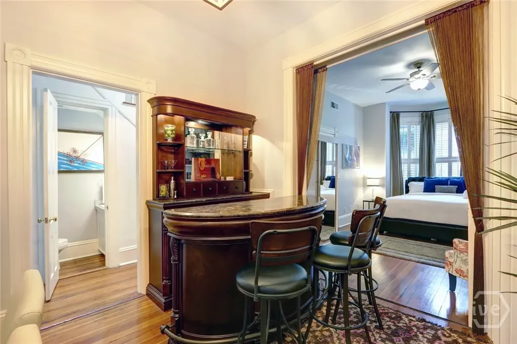 220 E State Street Savannah GA 31401