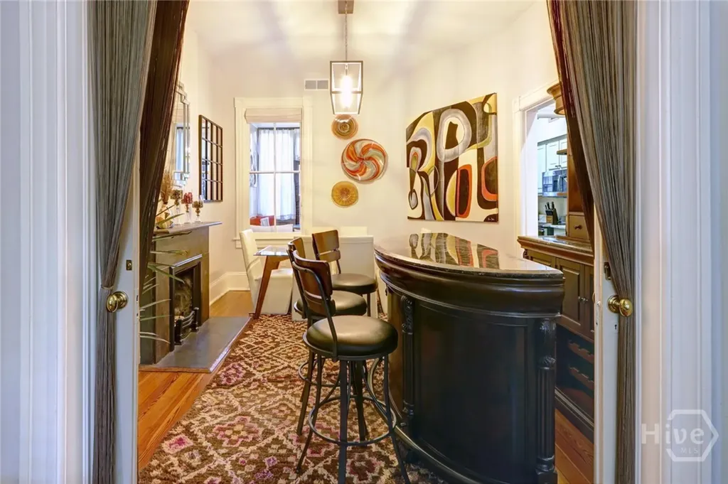 220 E State Street Savannah GA 31401