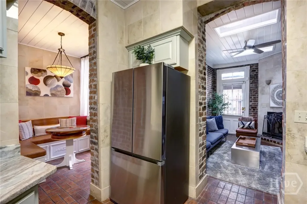 220 E State Street Savannah GA 31401